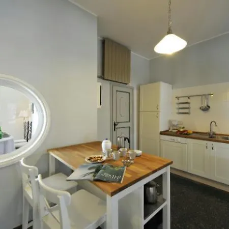 Villa Sleeps 8 Pool
