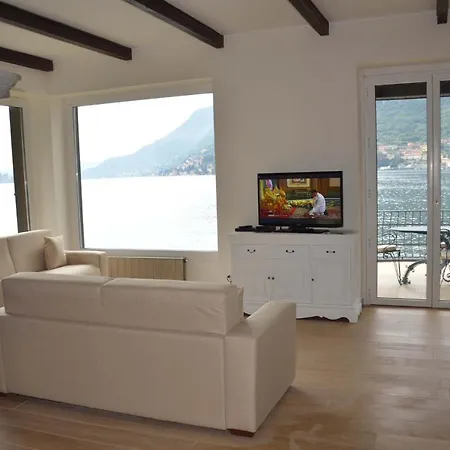 Villa Sleeps 8 Pool