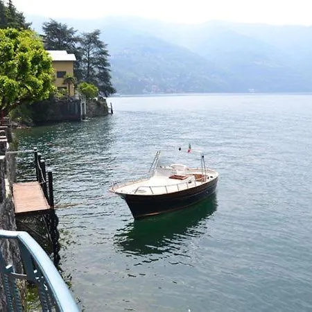 Villa Sleeps 8 Pool